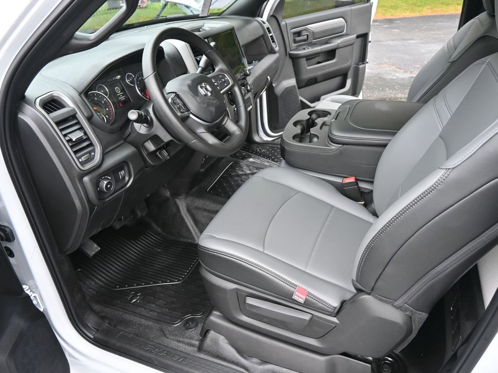 New 2025 RAM 3500 Tradesman image 18