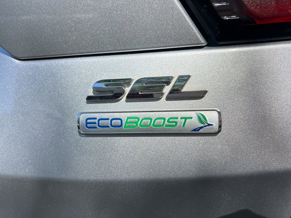 Used 2018 Ford Escape SEL w/ SEL Sport Appearance Package image 15