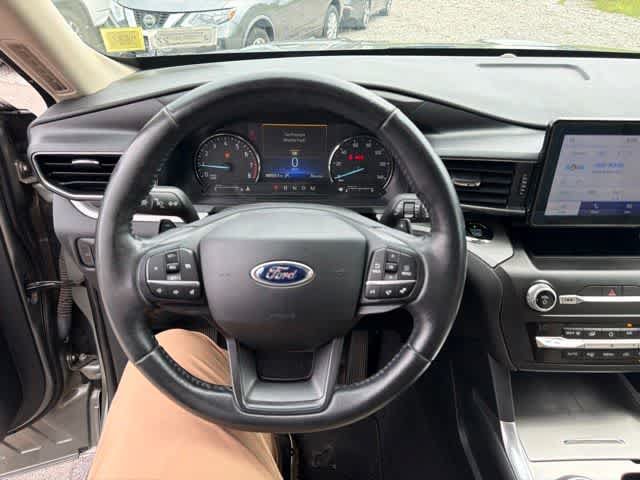 Used 2020 Ford Explorer XLT w/ Equipment Group 202A AWD/4WD image 22