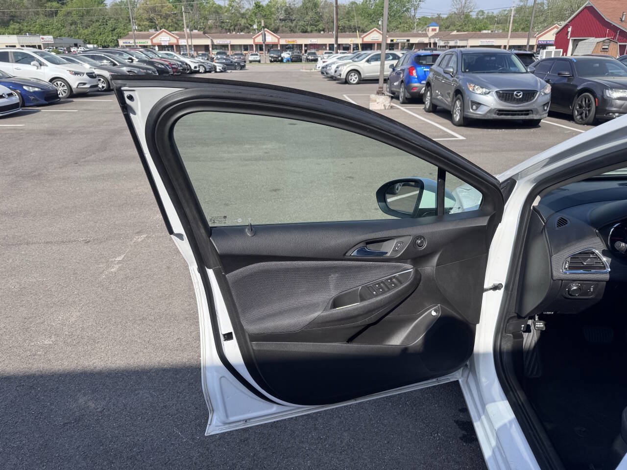 Used 2018 Chevrolet Cruze LS FWD image 12