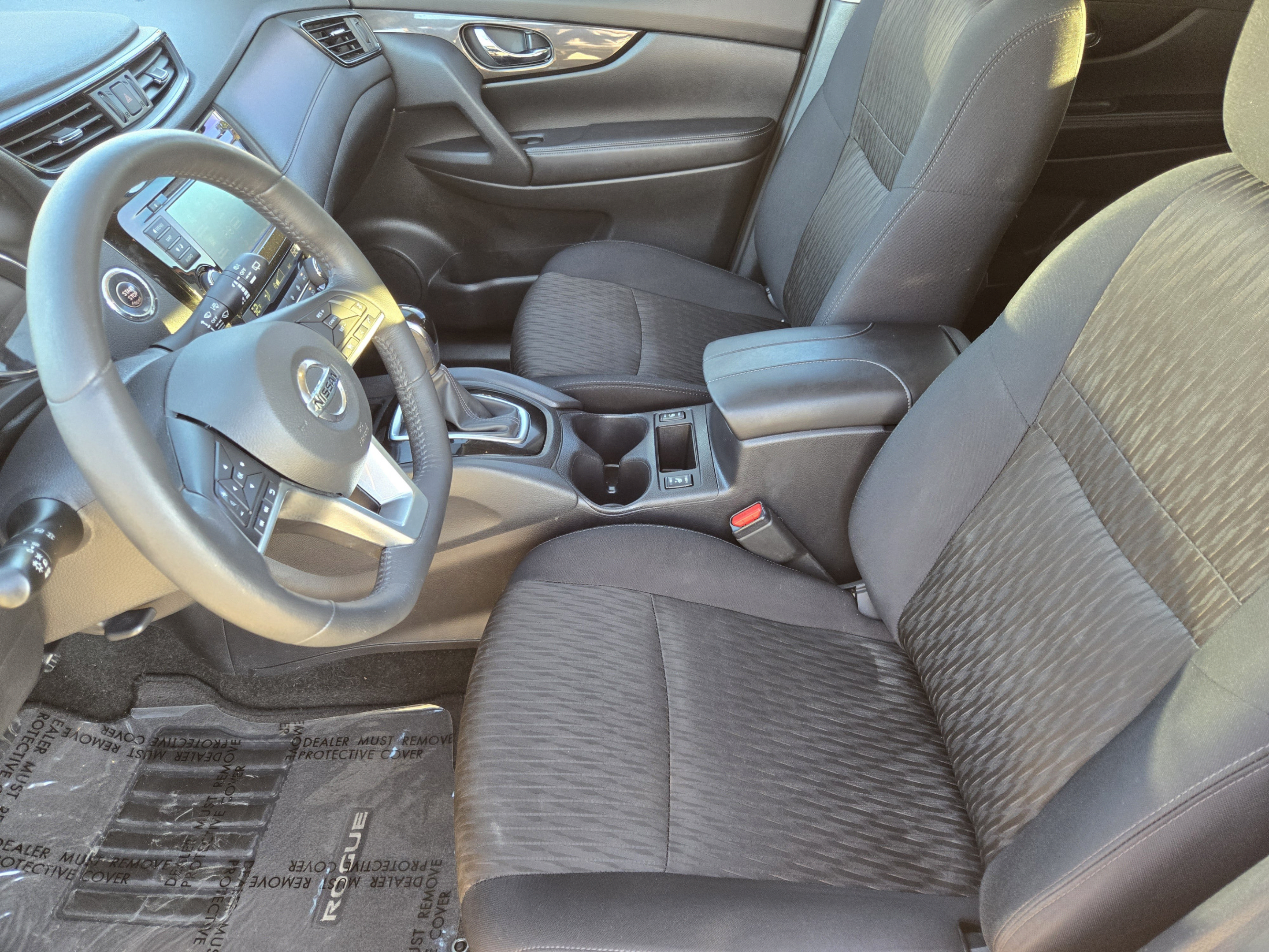 Used 2018 Nissan Rogue SV w/ Premium Package FWD image 9
