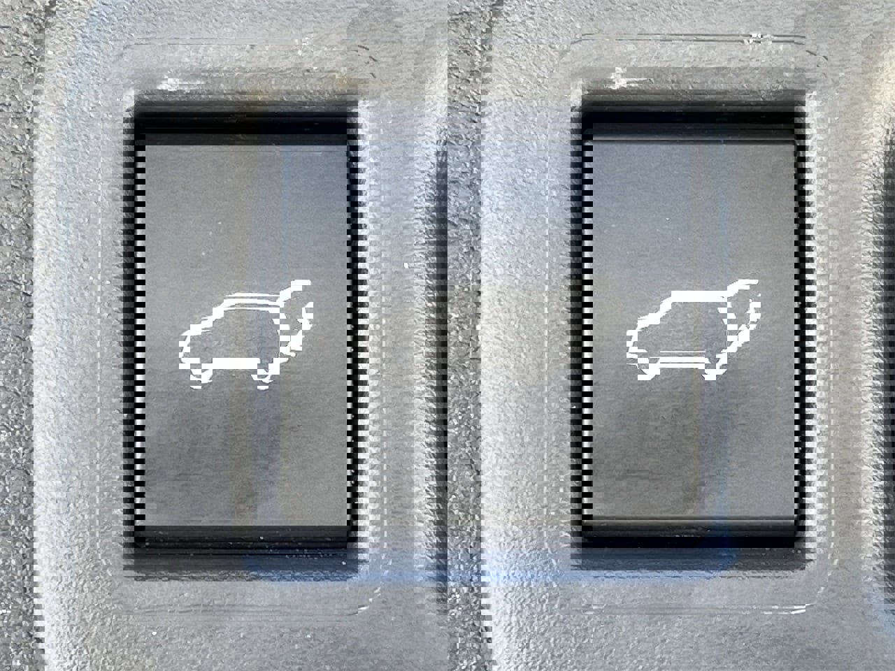 Used 2025 Toyota Highlander Platinum image 29