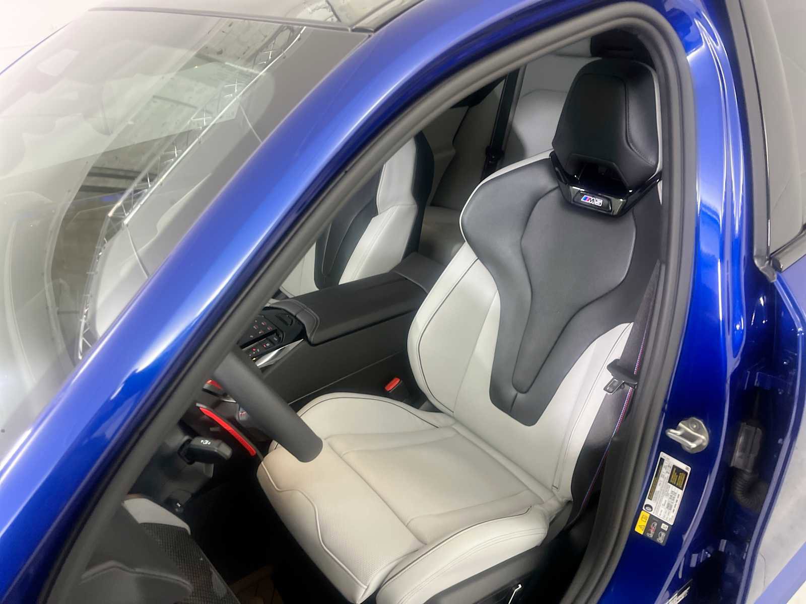 Used 2026 BMW M5 w/ Executive Package image 13