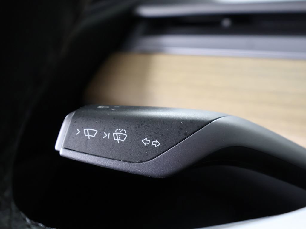 Used 2022 Tesla Model Y Long Range AWD/4WD image 38