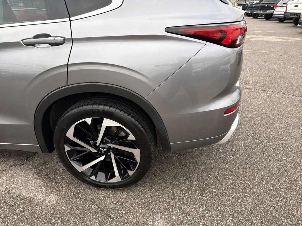 Used 2023 Mitsubishi Outlander SEL image 7