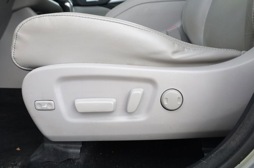 Used 2018 Toyota Highlander XLE image 28