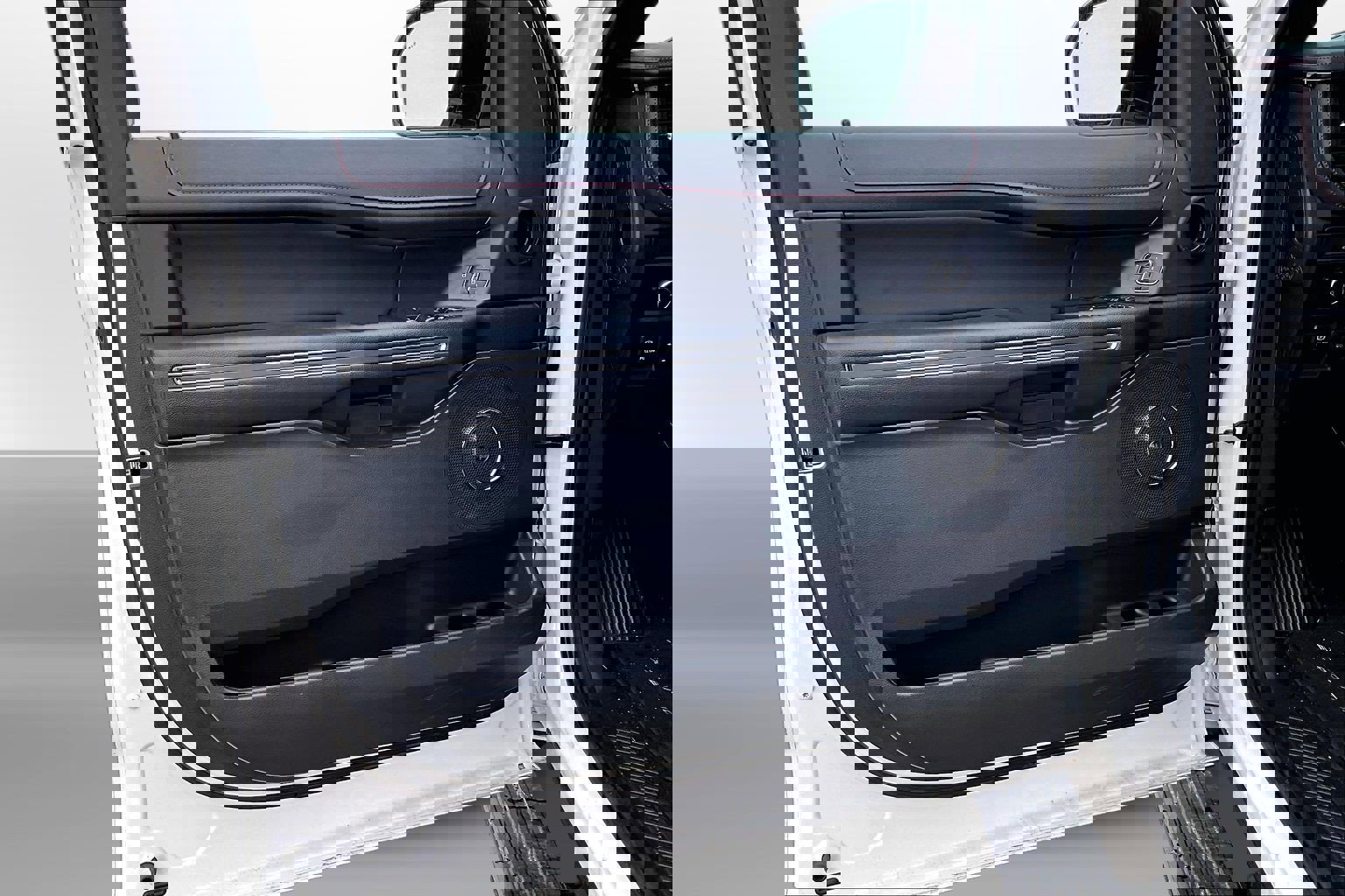 Used 2024 Ford Expedition Limited image 26