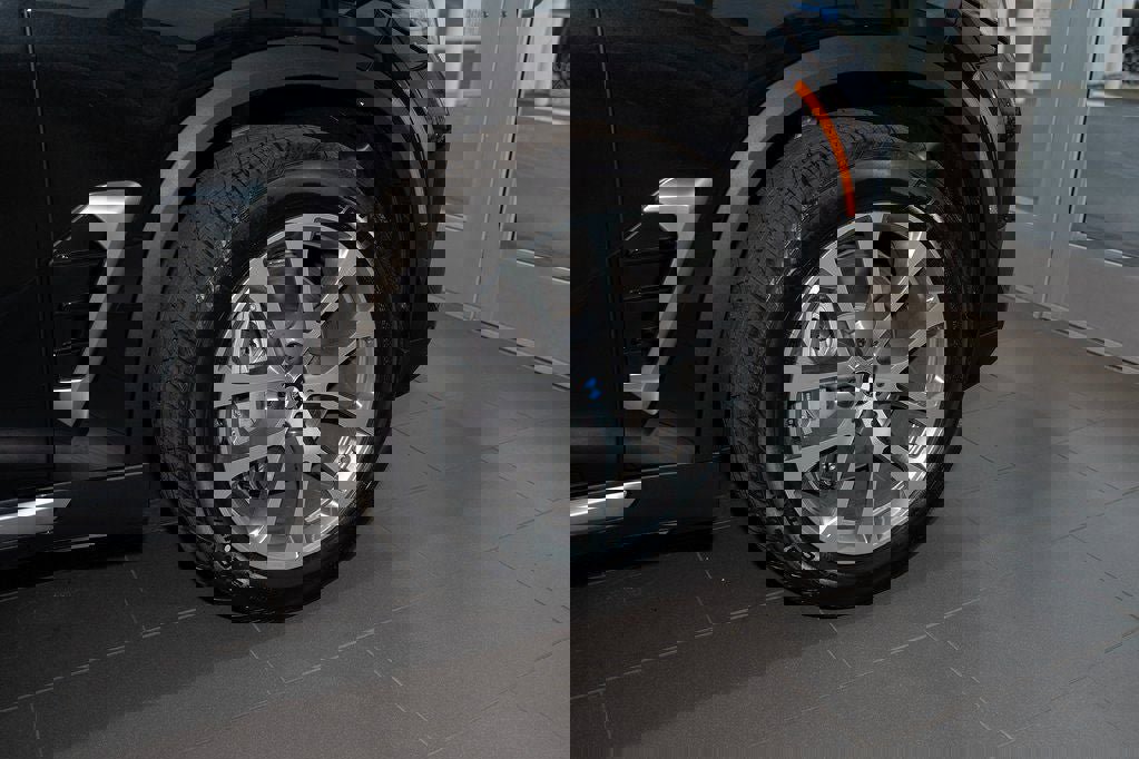 New 2026 BMW X5 xDrive50e w/ Premium Package image 6