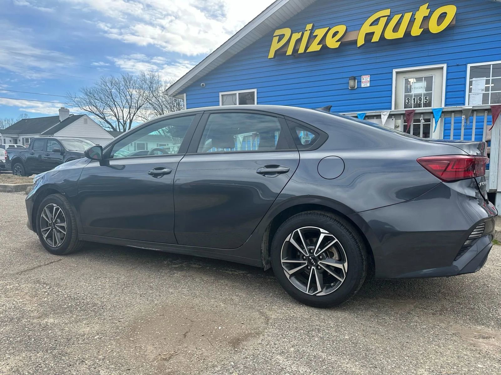 Used 2023 Kia Forte LXS image 4