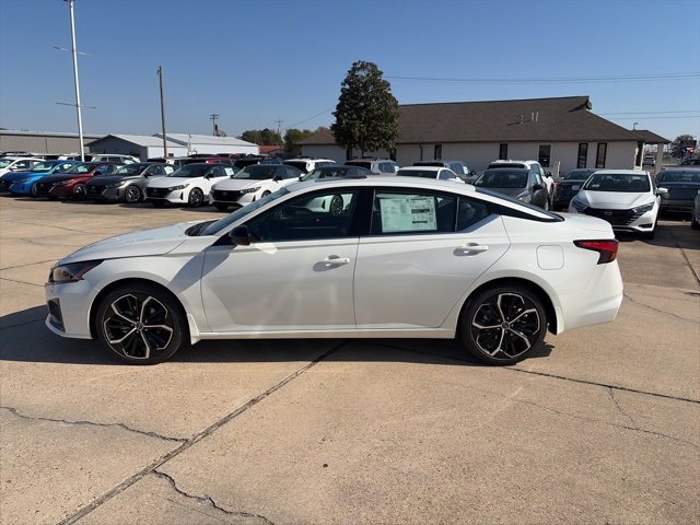 New 2025 Nissan Altima 2.5 SR w/ SR Premium Package image 3