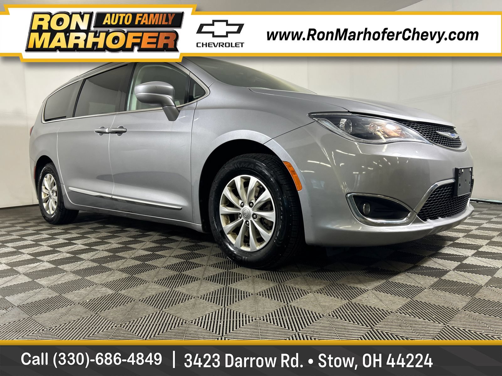 Used 2018 Chrysler Pacifica Touring-L FWD 360° Tour