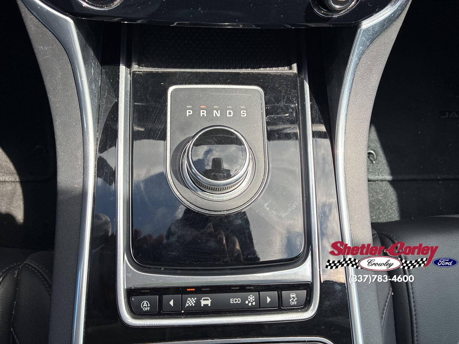 Used 2018 Jaguar XF Premium RWD image 29