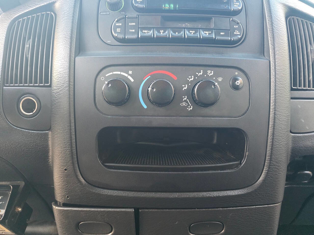 Used 2005 Dodge Ram 3500 Truck ST image 25