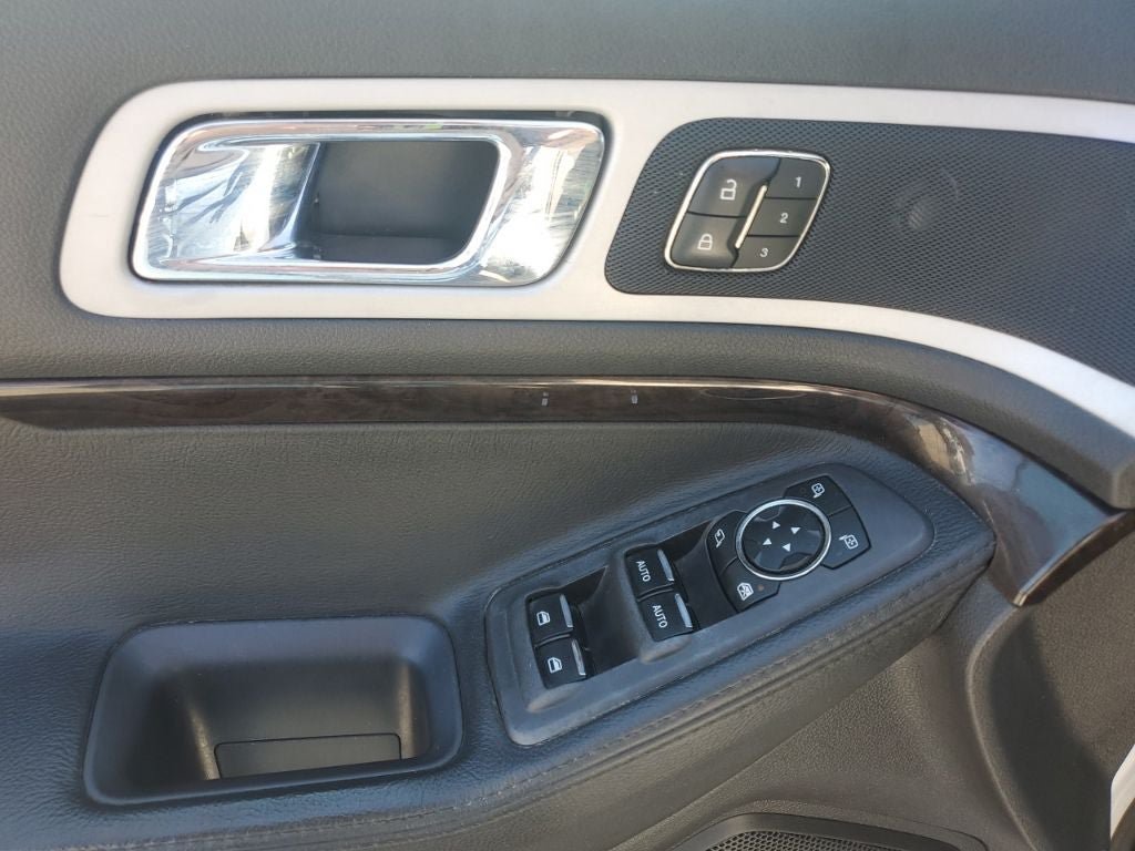 Used 2011 Ford Explorer Limited w/ 302A Rapid Spec Order Code AWD/4WD image 17