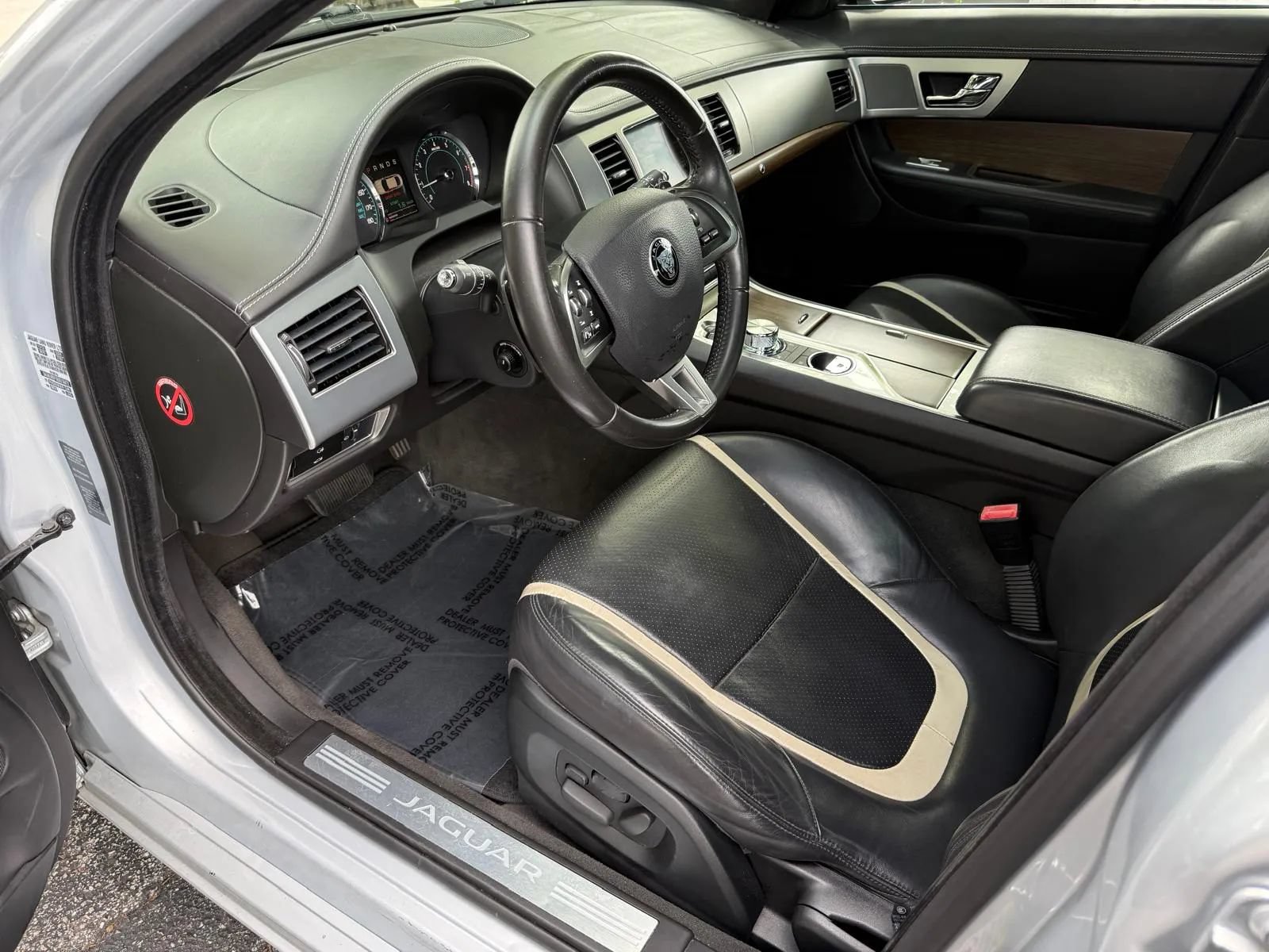 Used 2014 Jaguar XF 3.0 AWD/4WD image 9