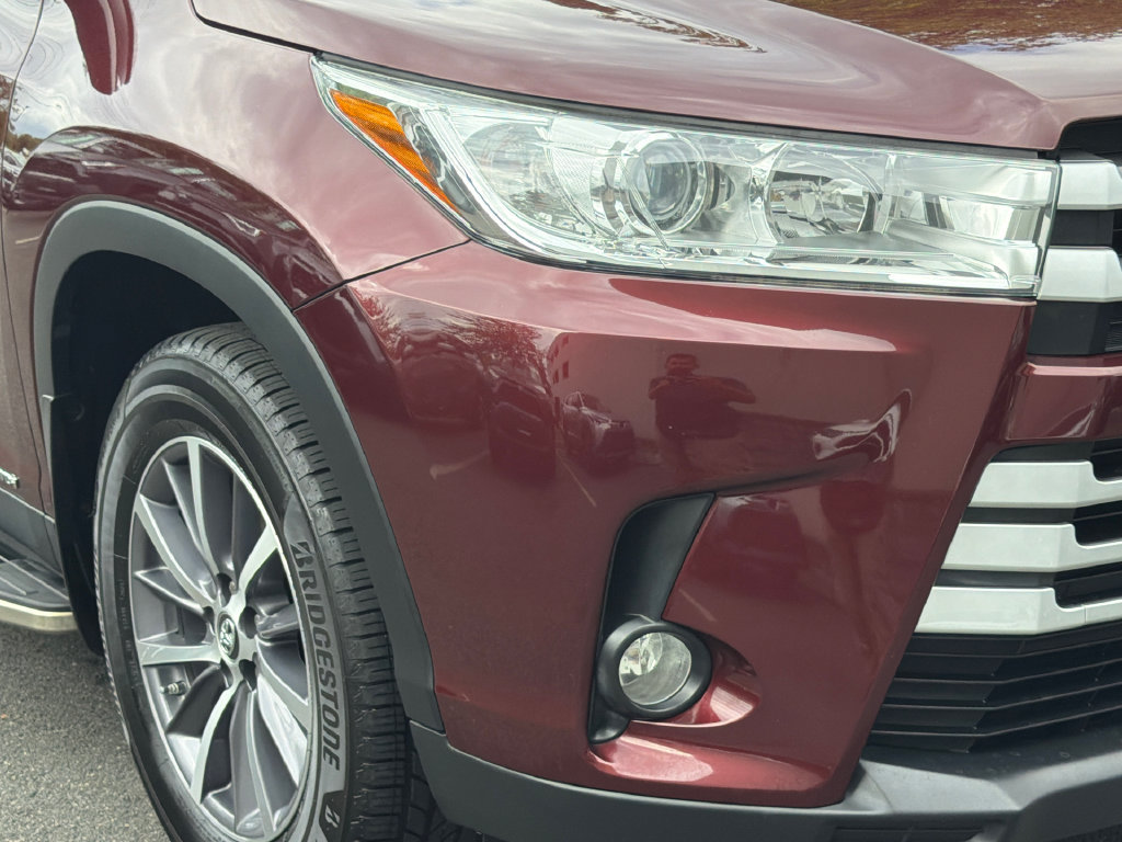 Used 2019 Toyota Highlander XLE AWD/4WD image 9