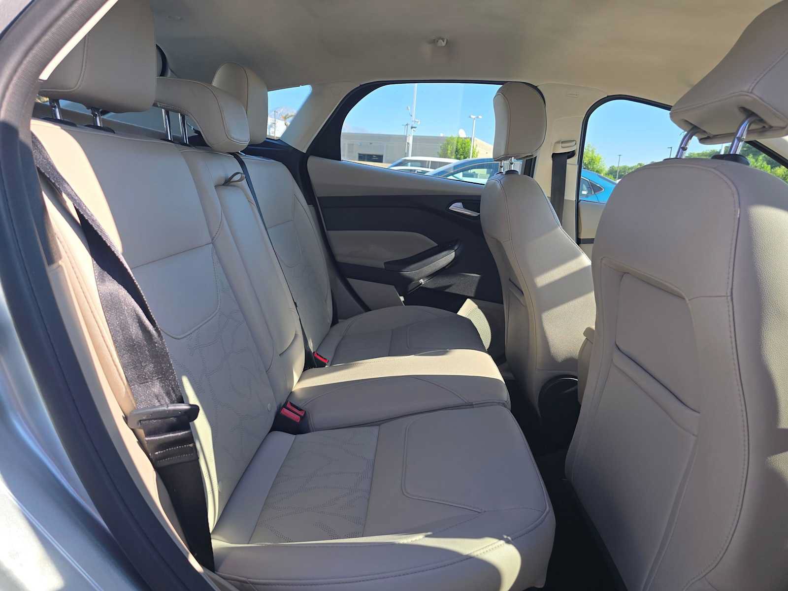 Used 2018 Ford Focus Electric Hatchback FWD image 12
