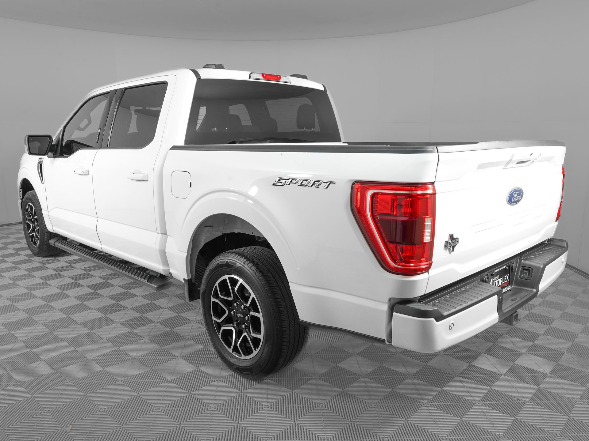 Used 2023 Ford F150 XLT w/ Equipment Group 302A High image 8