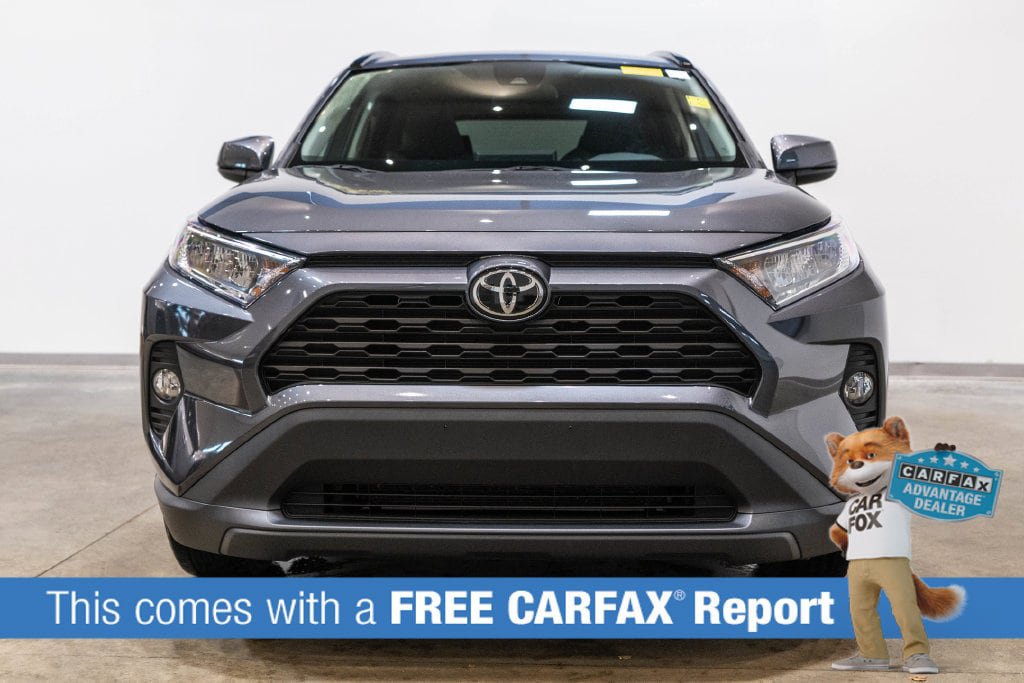 Used 2021 Toyota RAV4 XLE AWD/4WD image 2