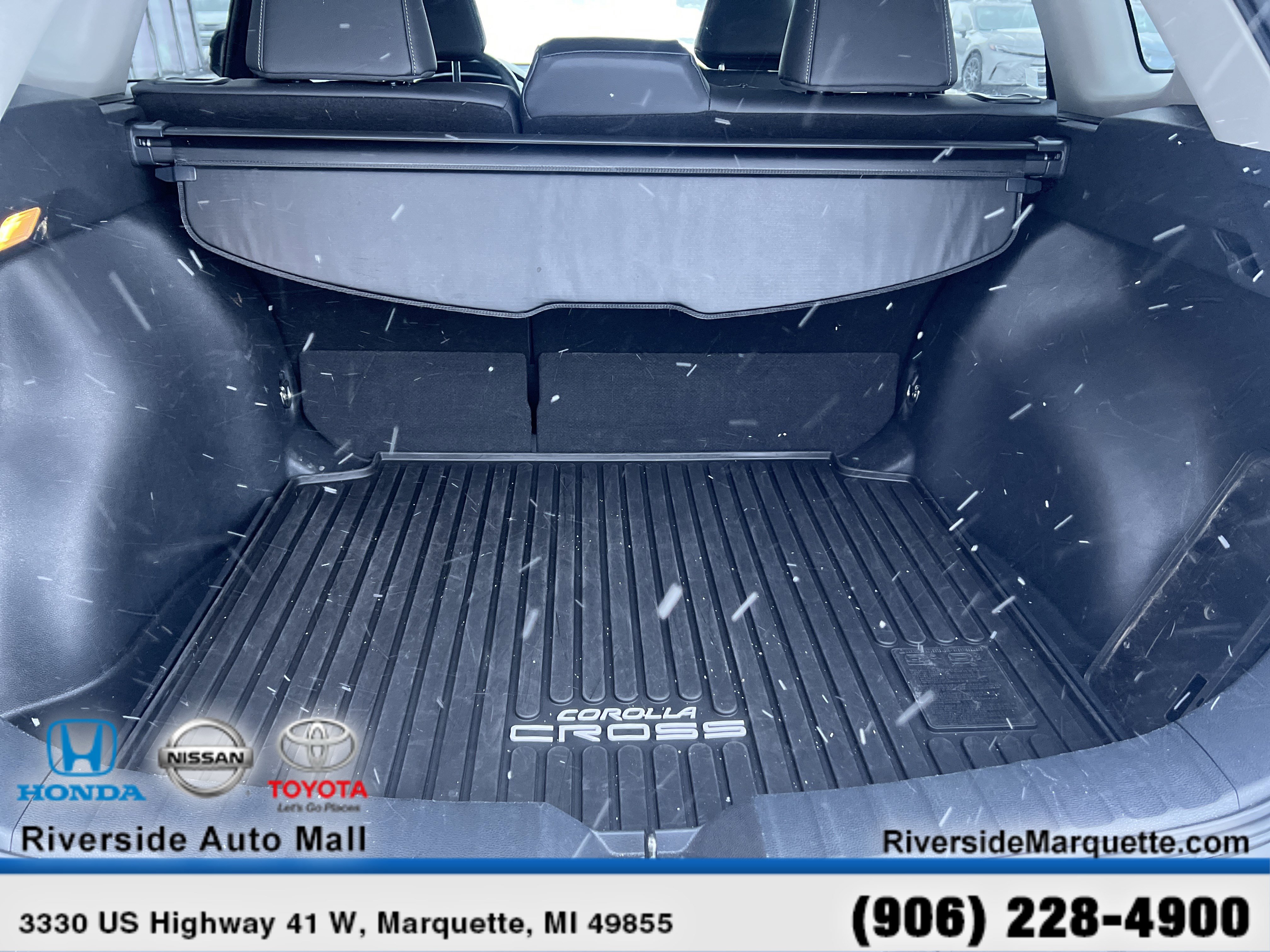 Used 2022 Toyota Corolla Cross XLE image 8