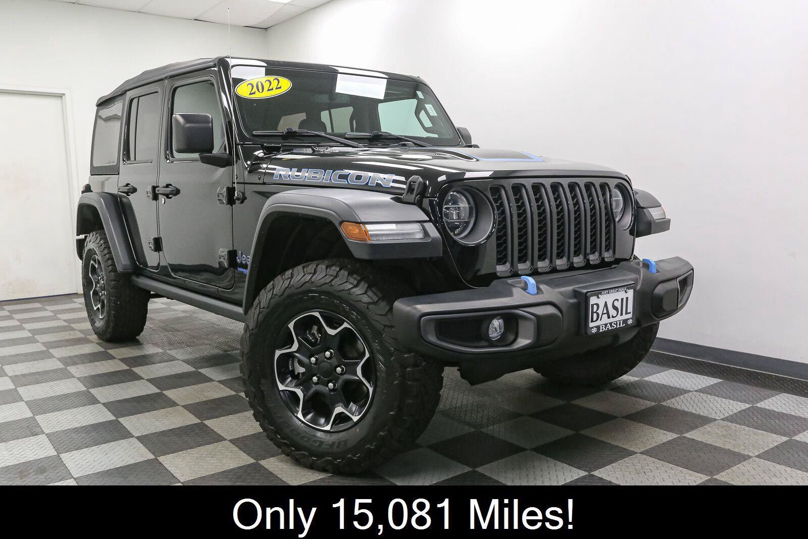 Used 2022 Jeep Wrangler Unlimited Rubicon 4xe w/ Cold Weather Group AWD/4WD image 2