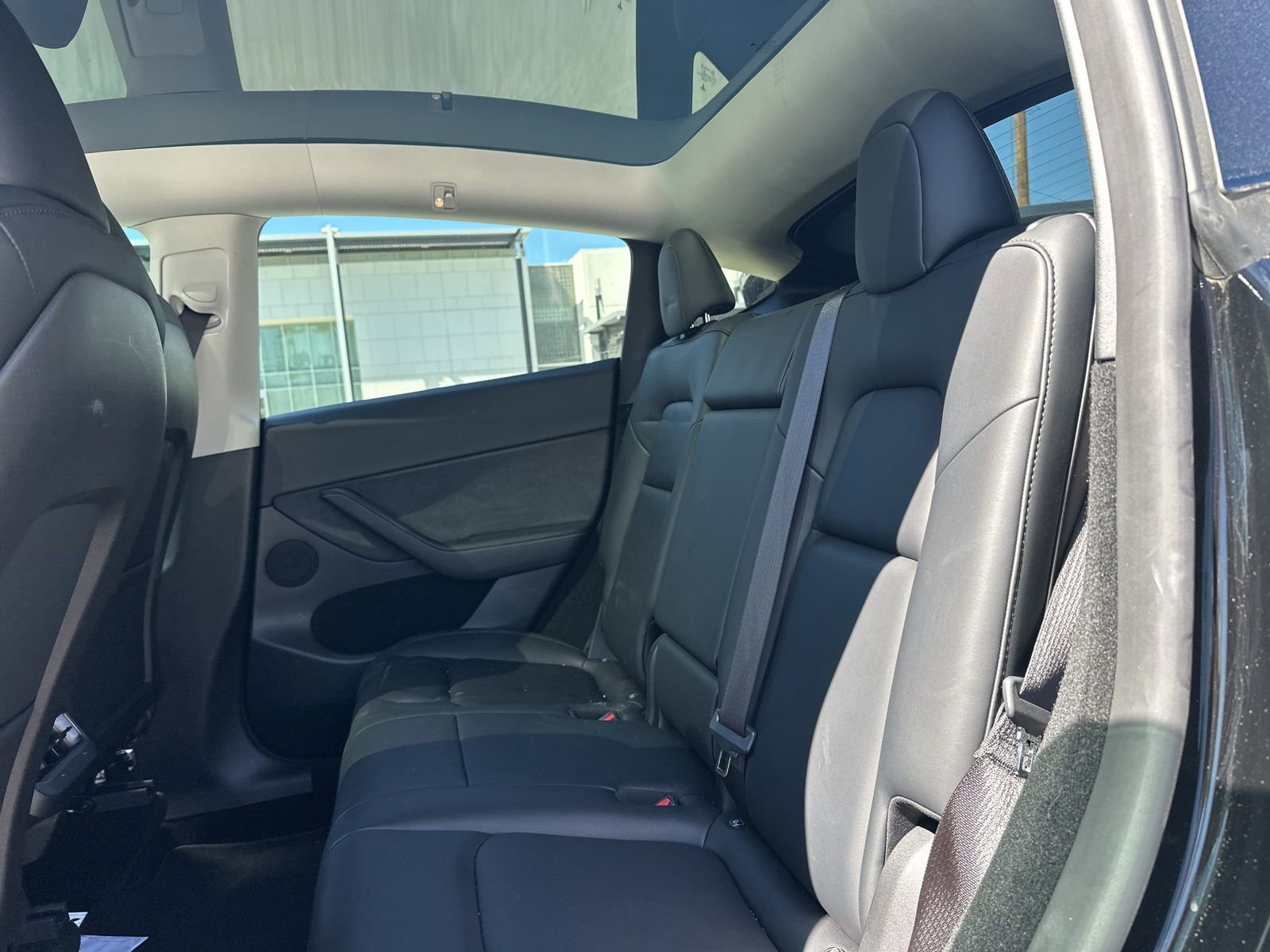 Used 2024 Tesla Model Y Performance image 10