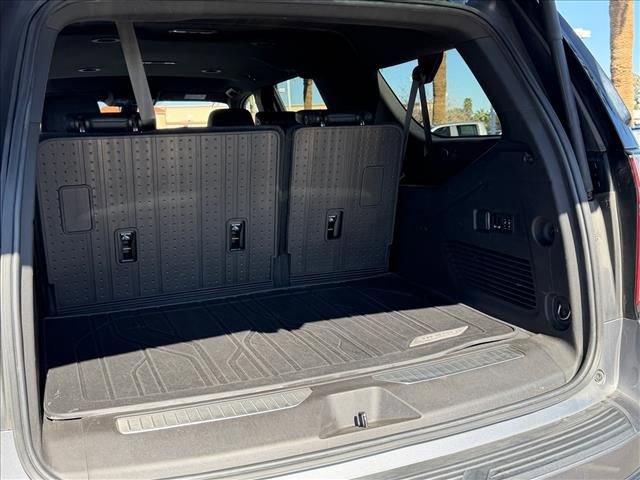 Used 2021 Chevrolet Suburban Z71 w/ Luxury Package image 14