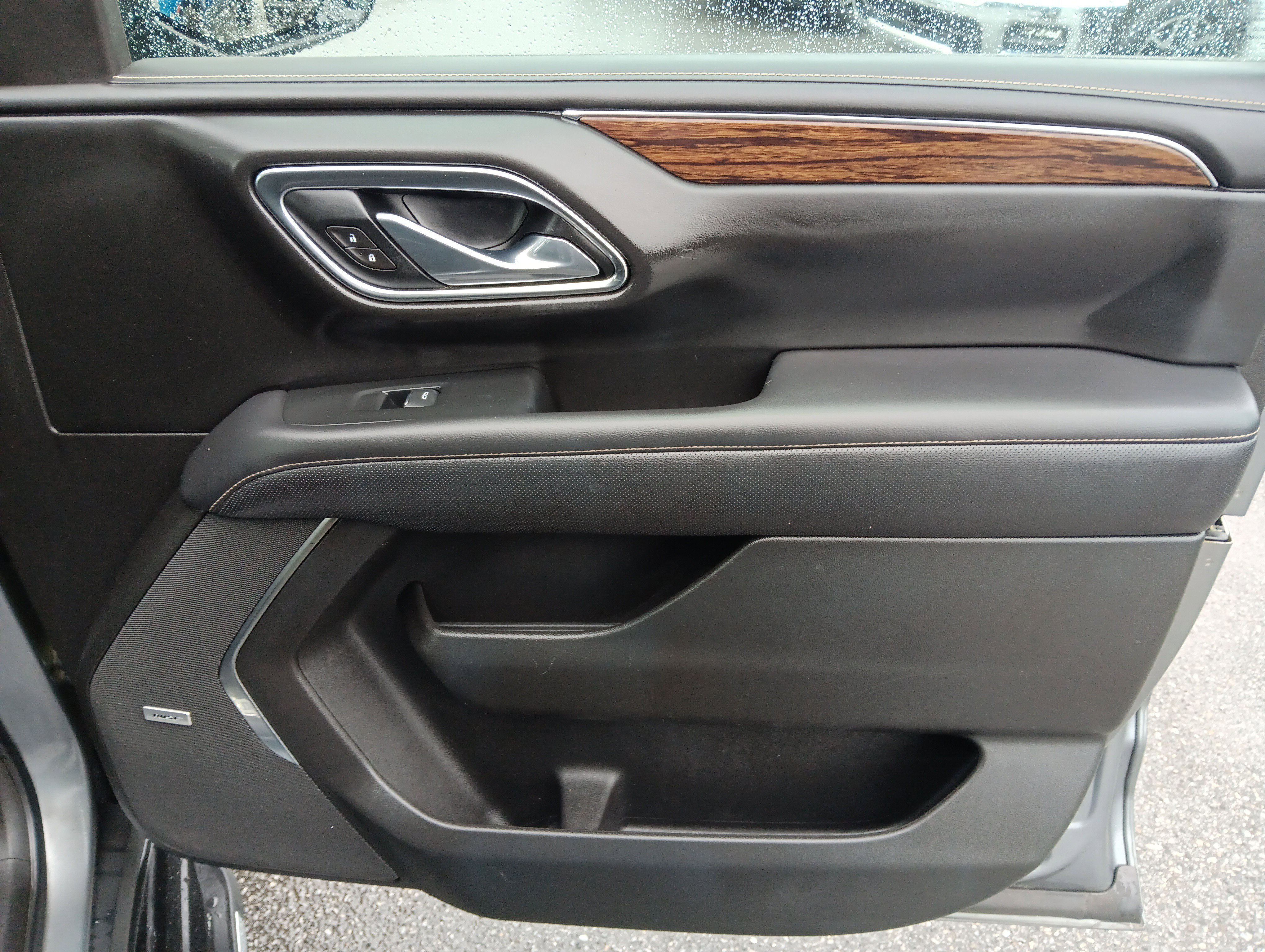 Used 2021 Chevrolet Tahoe Premier w/ Premium Package image 26