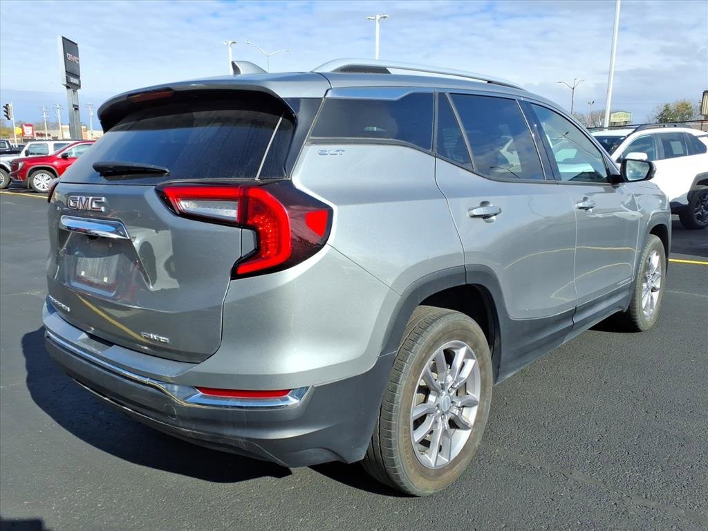 Certified 2024 GMC Terrain SLT image 3