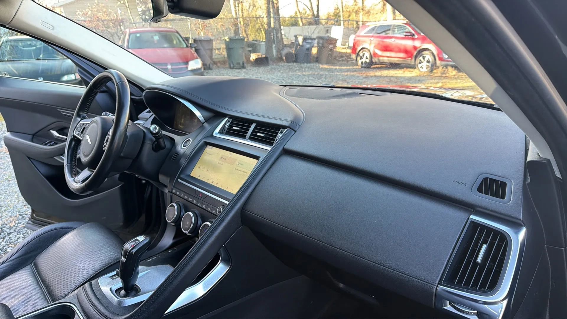 Used 2018 Jaguar E-PACE SE image 26