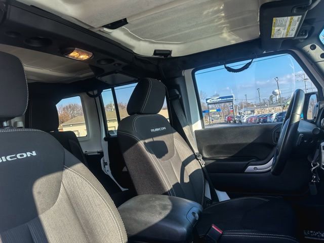 Used 2015 Jeep Wrangler Unlimited Rubicon image 23