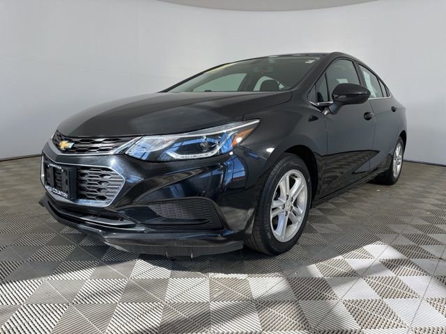 Used 2017 Chevrolet Cruze LT w/ Convenience Package image 3