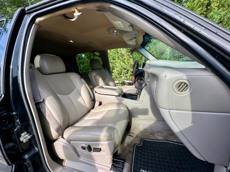 Used 2004 GMC Sierra 2500 SLT w/ Heavy-Duty Power Package image 6