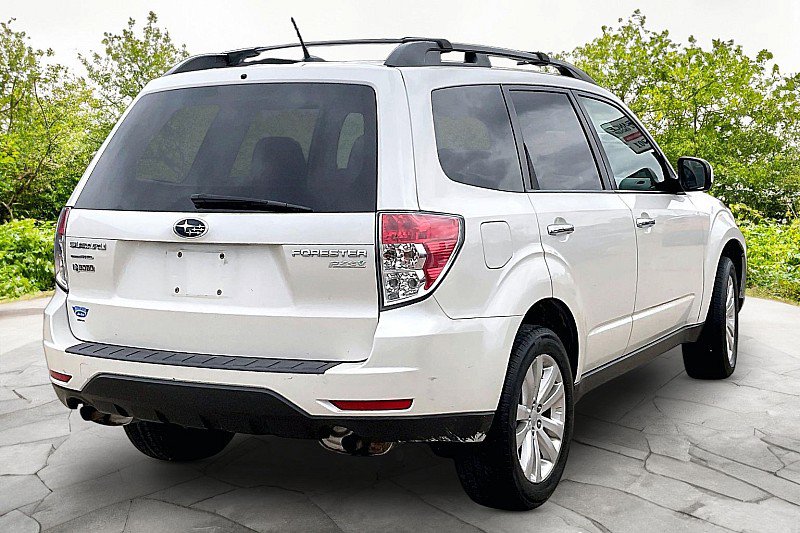 Used 2012 Subaru Forester 2.5X Premium w/ All-Weather Pkg image 6
