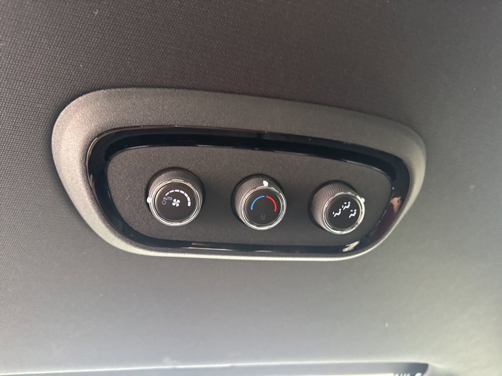 Certified 2025 Dodge Durango GT image 25