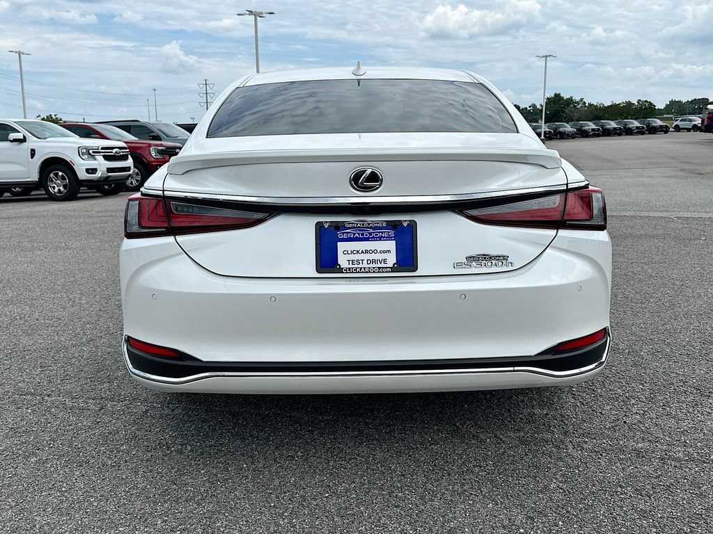 Used 2024 Lexus ES 300h w/ Technology Package FWD image 15