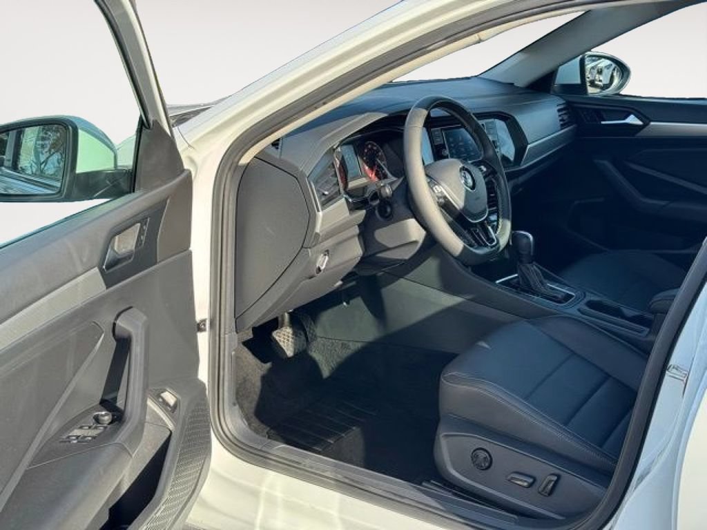 Used 2021 Volkswagen Jetta SE FWD image 12