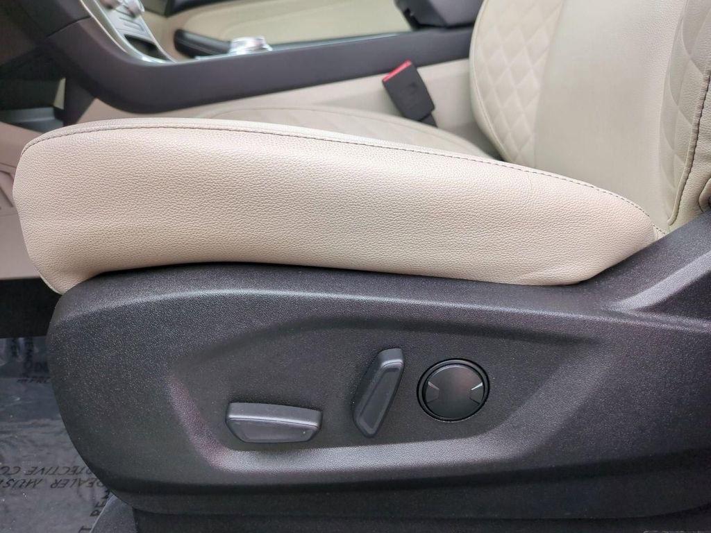 Used 2023 Ford Edge Titanium AWD/4WD image 13