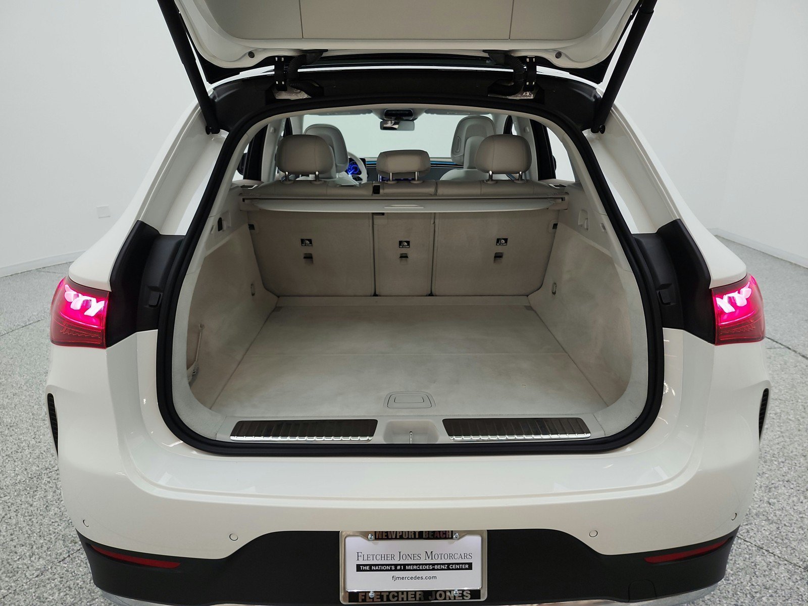Used 2023 Mercedes-Benz EQE 350+ 4MATIC SUV image 17