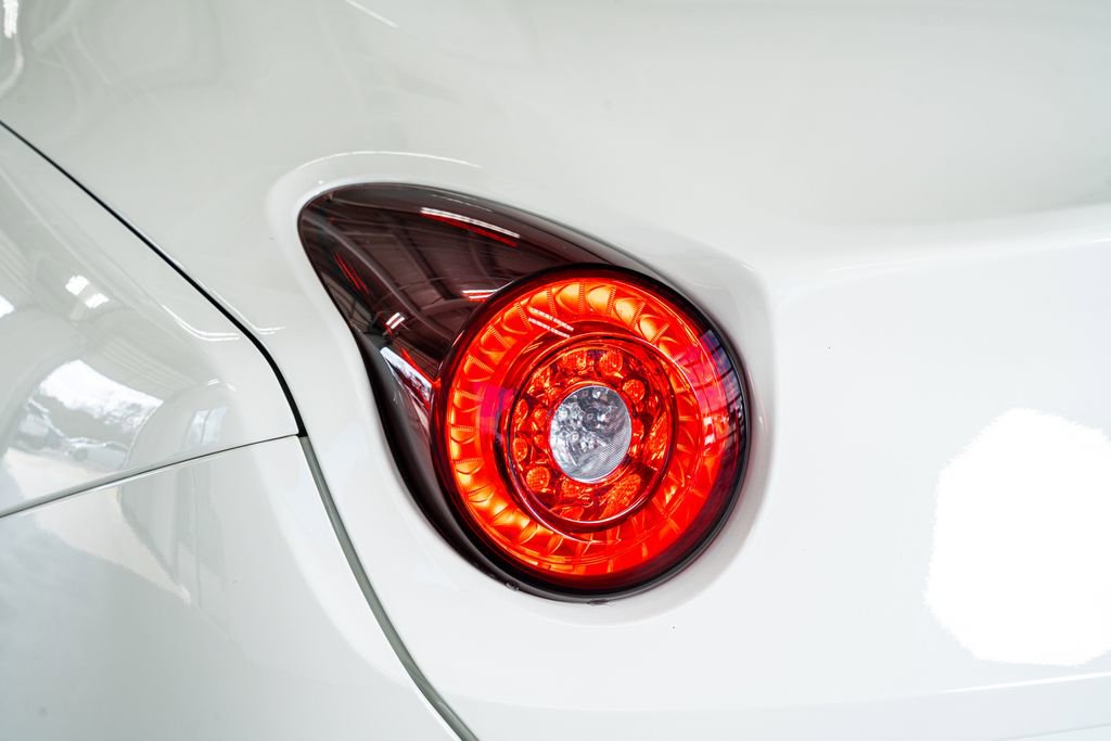 Used 2016 Ferrari California T image 27