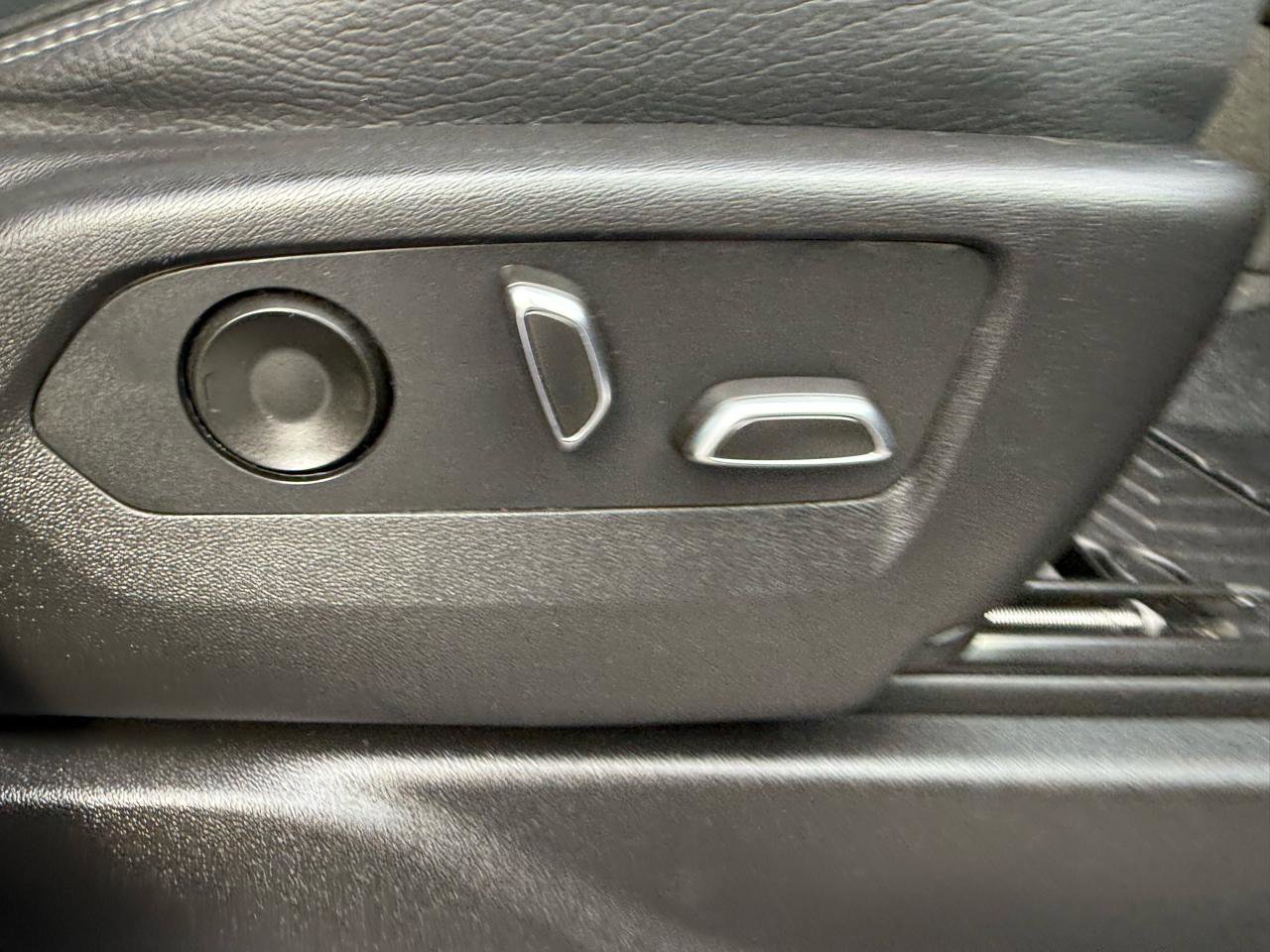 Used 2022 GMC Yukon XL Denali AWD/4WD image 25