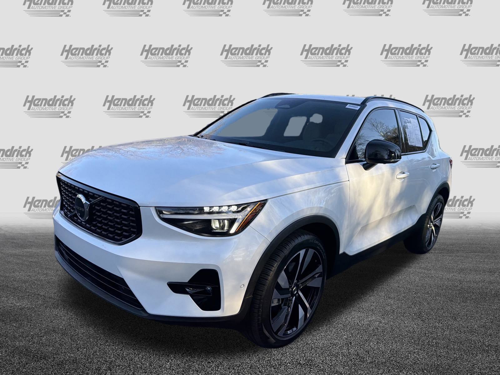 Used 2026 Volvo XC40 B5 Ultra w/ Protection Package Premier image 5