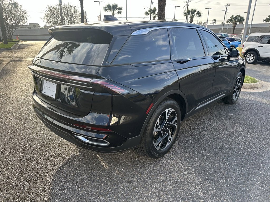 Used 2024 Lincoln Nautilus Premier image 6