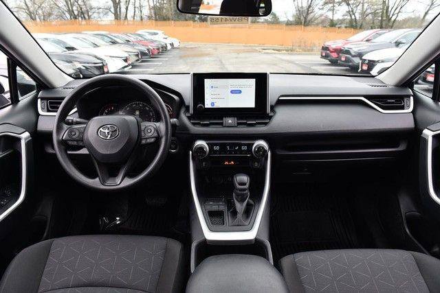 Used 2025 Toyota RAV4 XLE image 8