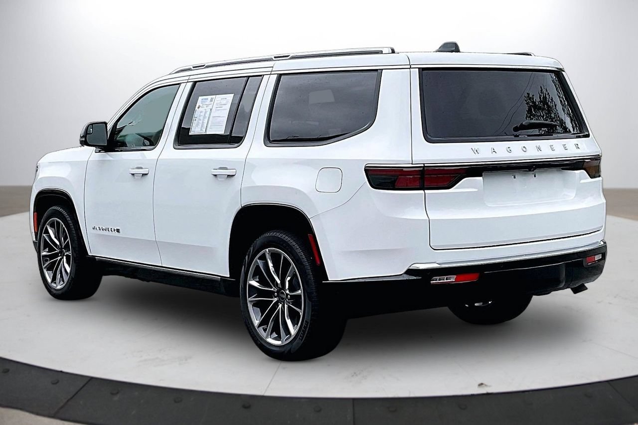 Certified 2025 Jeep Wagoneer Series III w/ Premium Group I AWD/4WD image 7