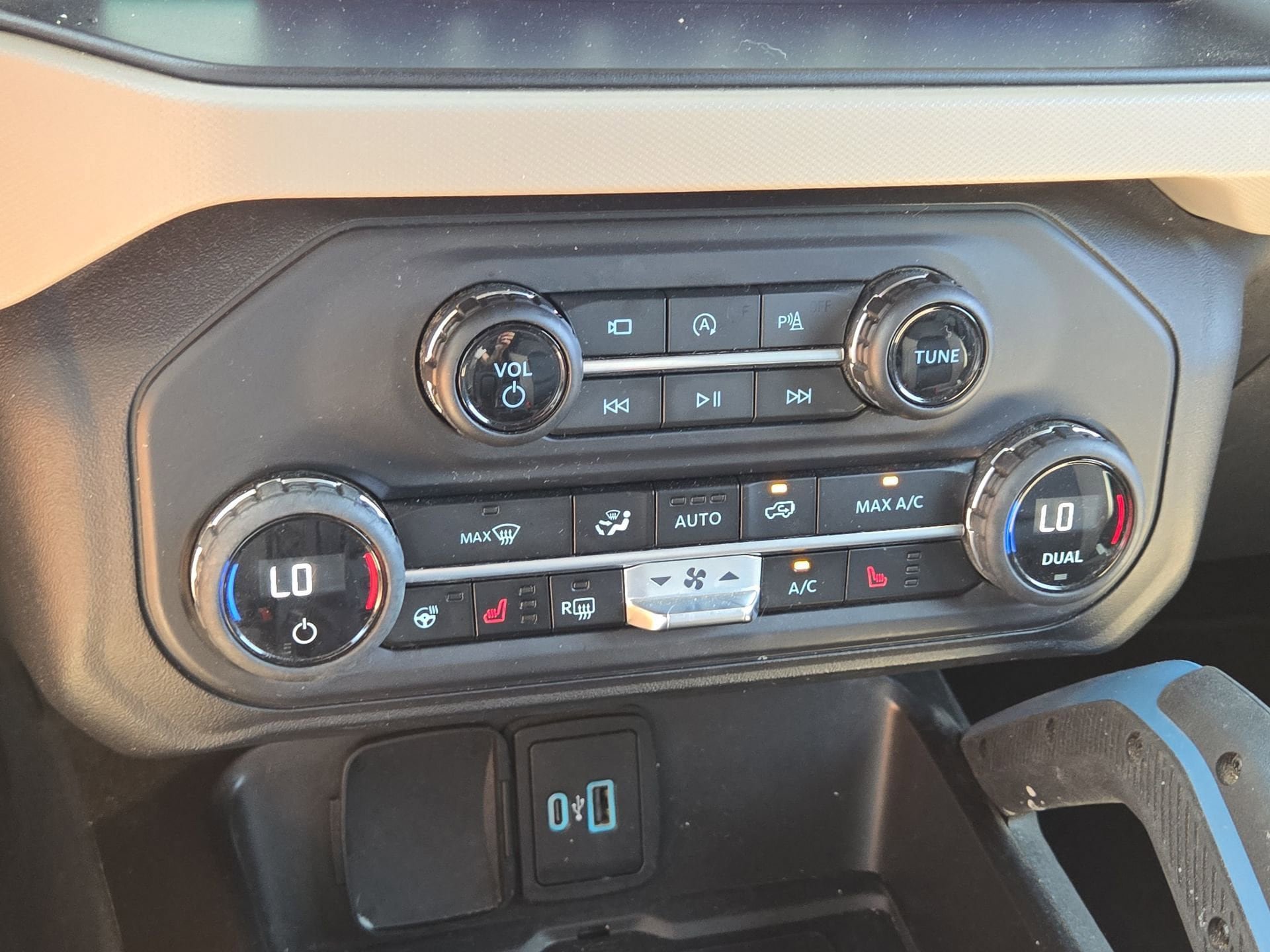 Used 2023 Ford Bronco Wildtrak AWD/4WD image 18