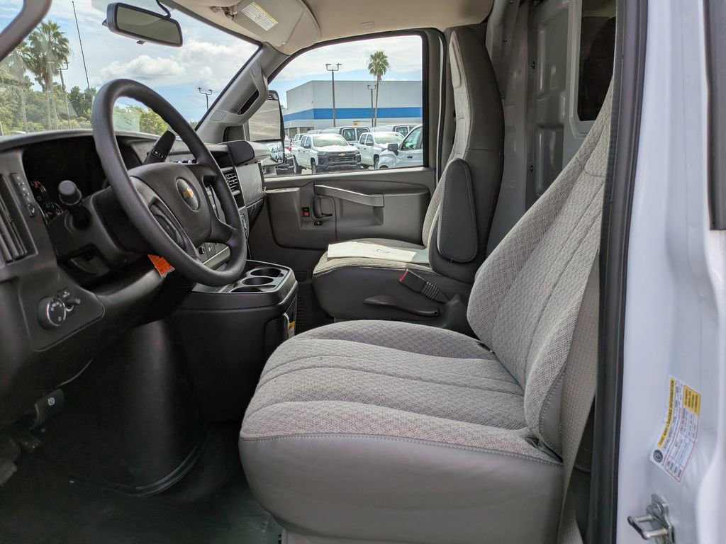 New 2025 Chevrolet Express 3500 w/ Power Convenience Package image 20