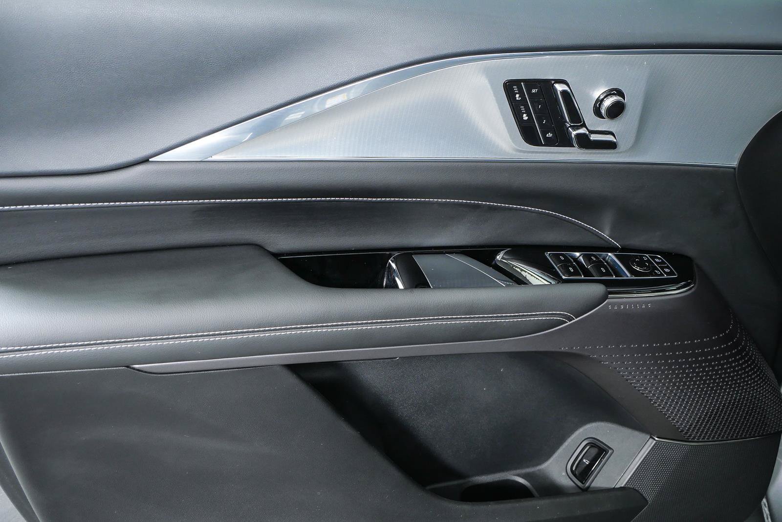 Certified 2024 Cadillac Lyriq Tech RWD image 6