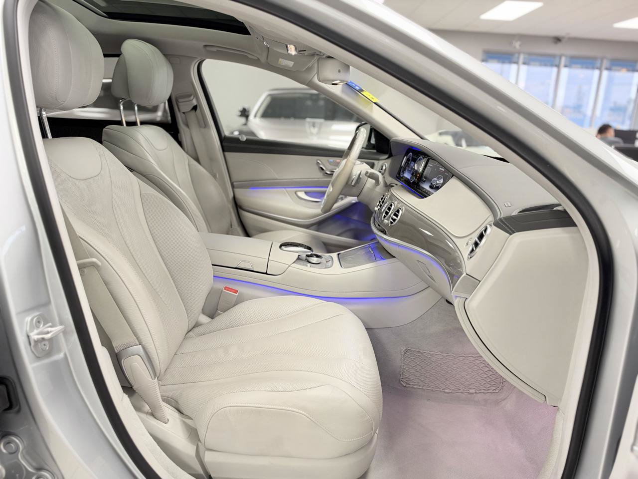 Used 2017 Mercedes-Benz S 550 Sedan image 26