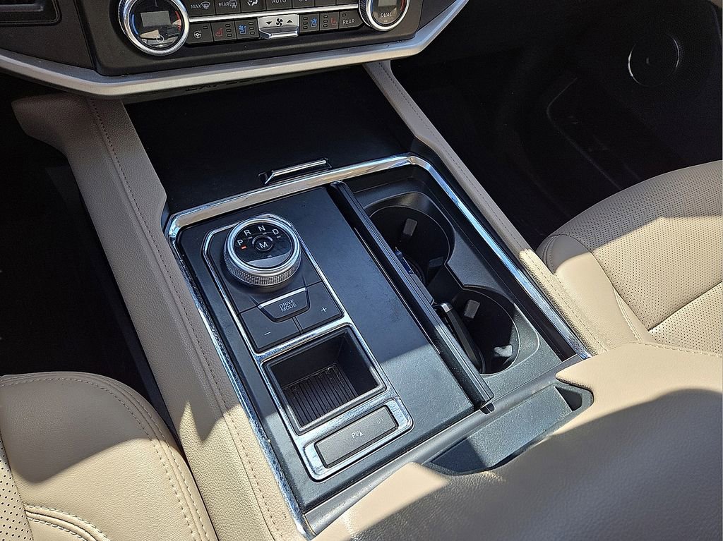 Used 2022 Ford Expedition XLT image 32